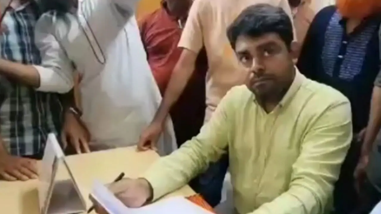 অনিয়ম-দুর্নীতির অভিযোগে স্বাস্থ্য কর্মকর্তার অব্যাহতি, হয়নি তদন্ত