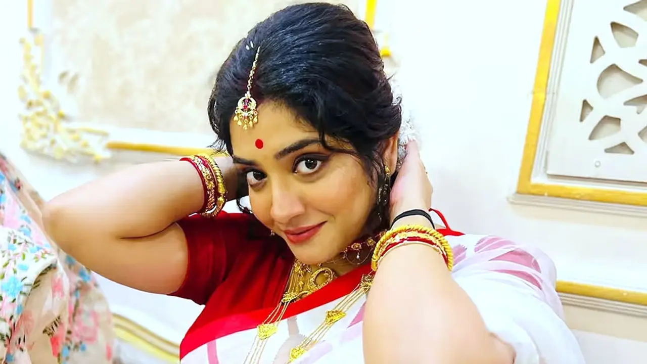 সন্তানের পিতৃত্ব নিয়ে না প্রশ্ন তৈরি হয়, ভয় অভিনেত্রীর