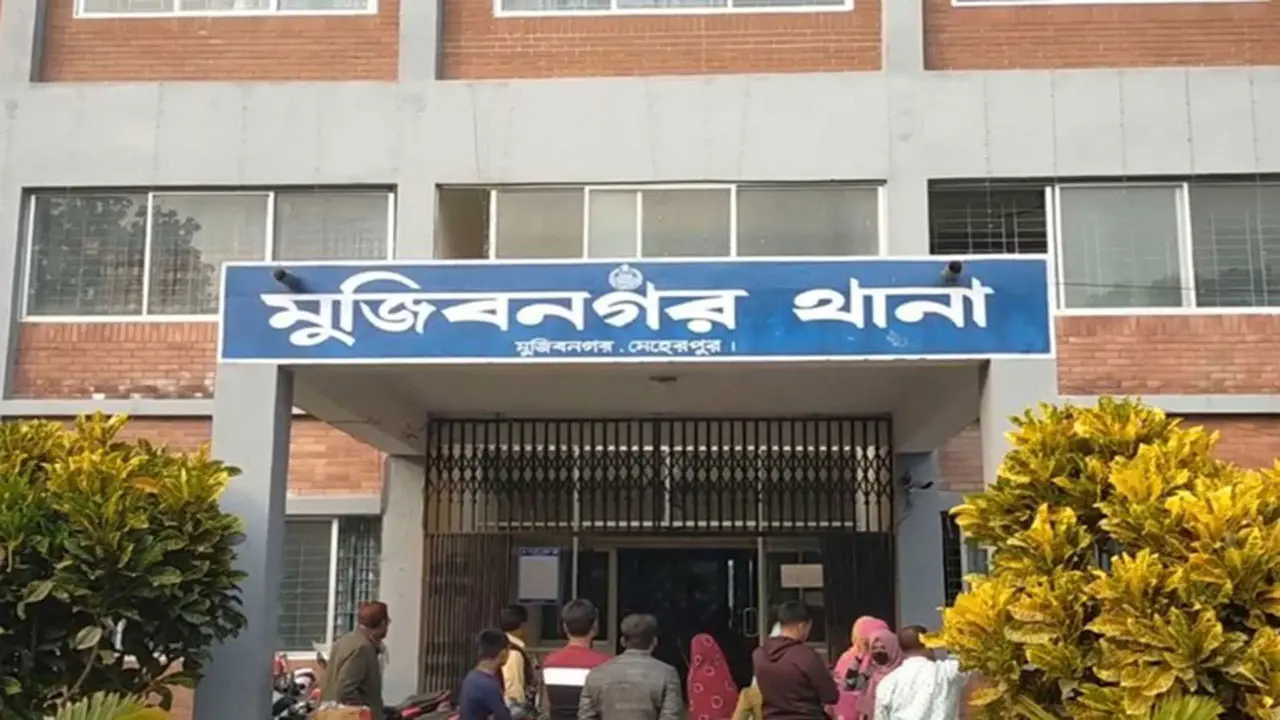 পেঁয়াজে লোকসান খেয়ে পেঁয়াজ খেতেই কৃষকের বিষপান