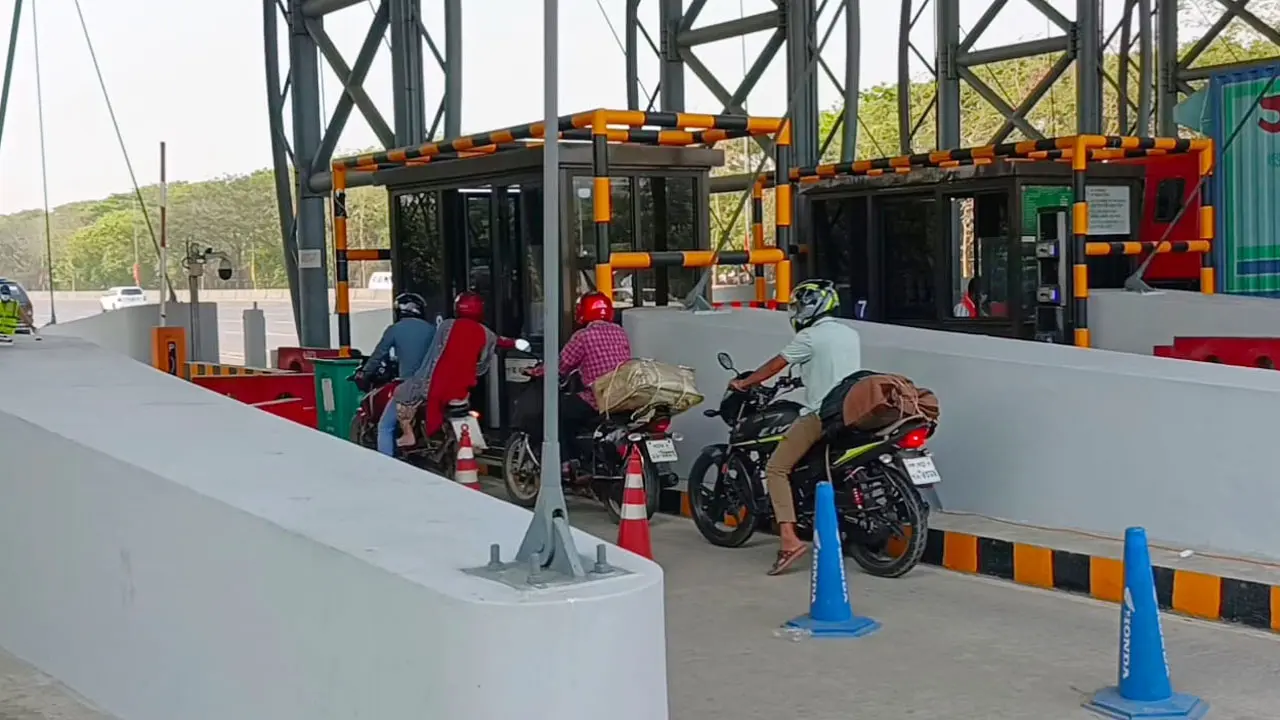 ৮ ঘণ্টায় পদ্মা সেতুতে ১ কোটি সাড়ে ১৮ লাখ টাকা টোল আদায়