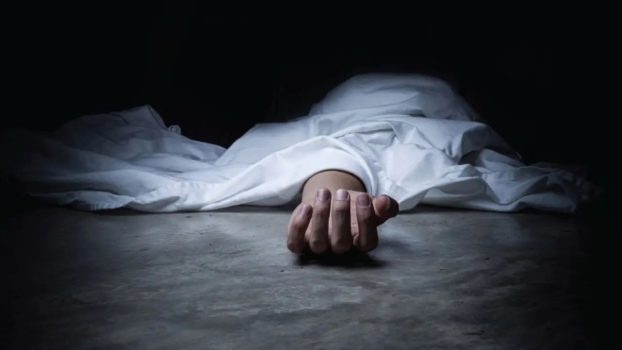 চট্টগ্রামে ট্রেনে কাটা পড়ে নারীর মৃত্যু