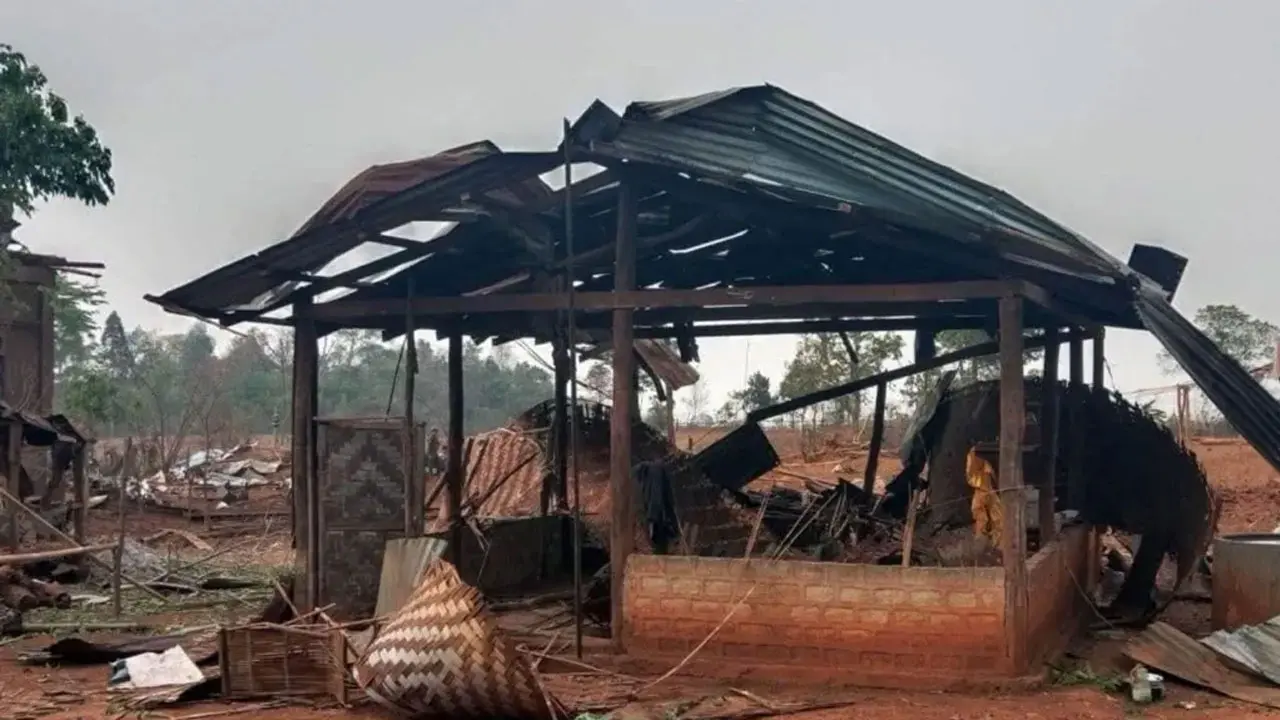 ভূমিকম্পের পরও রক্ষা নেই, বিমান হামলা চালিয়ে যাচ্ছে মিয়ানমার