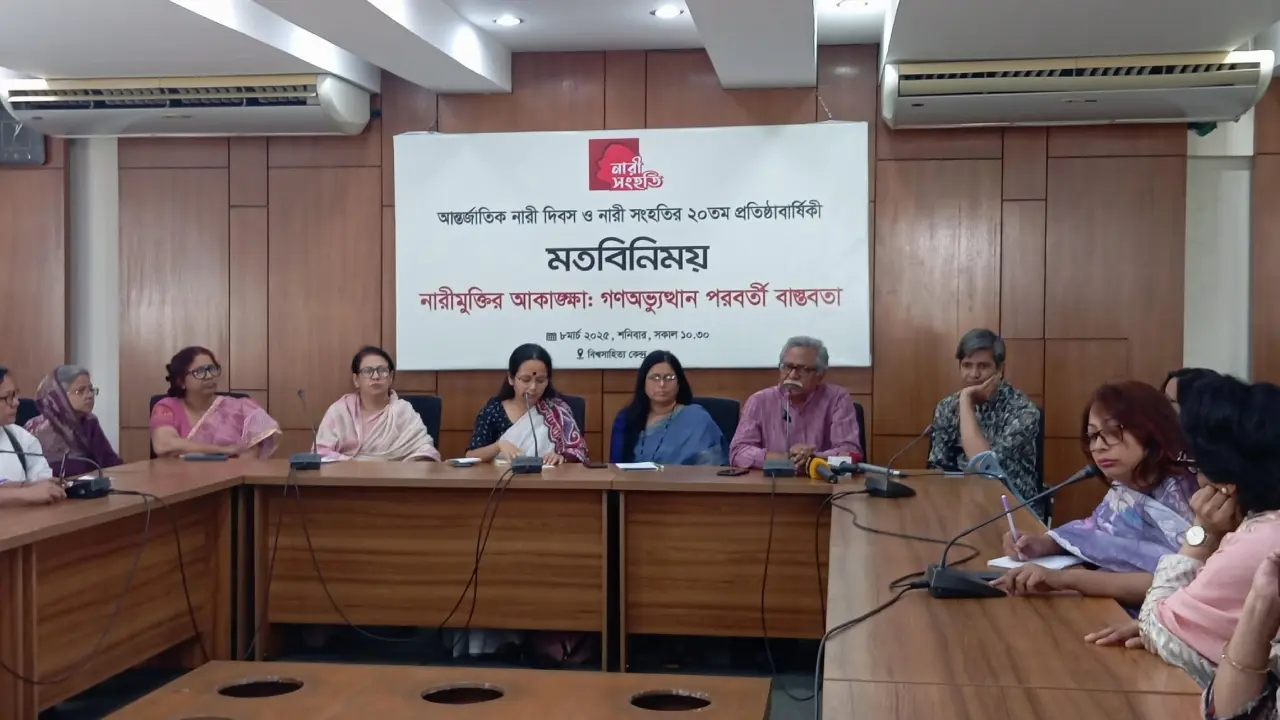 ‘আমরা এখন রাস্তায় বের হলেই মবের শিকার হই’