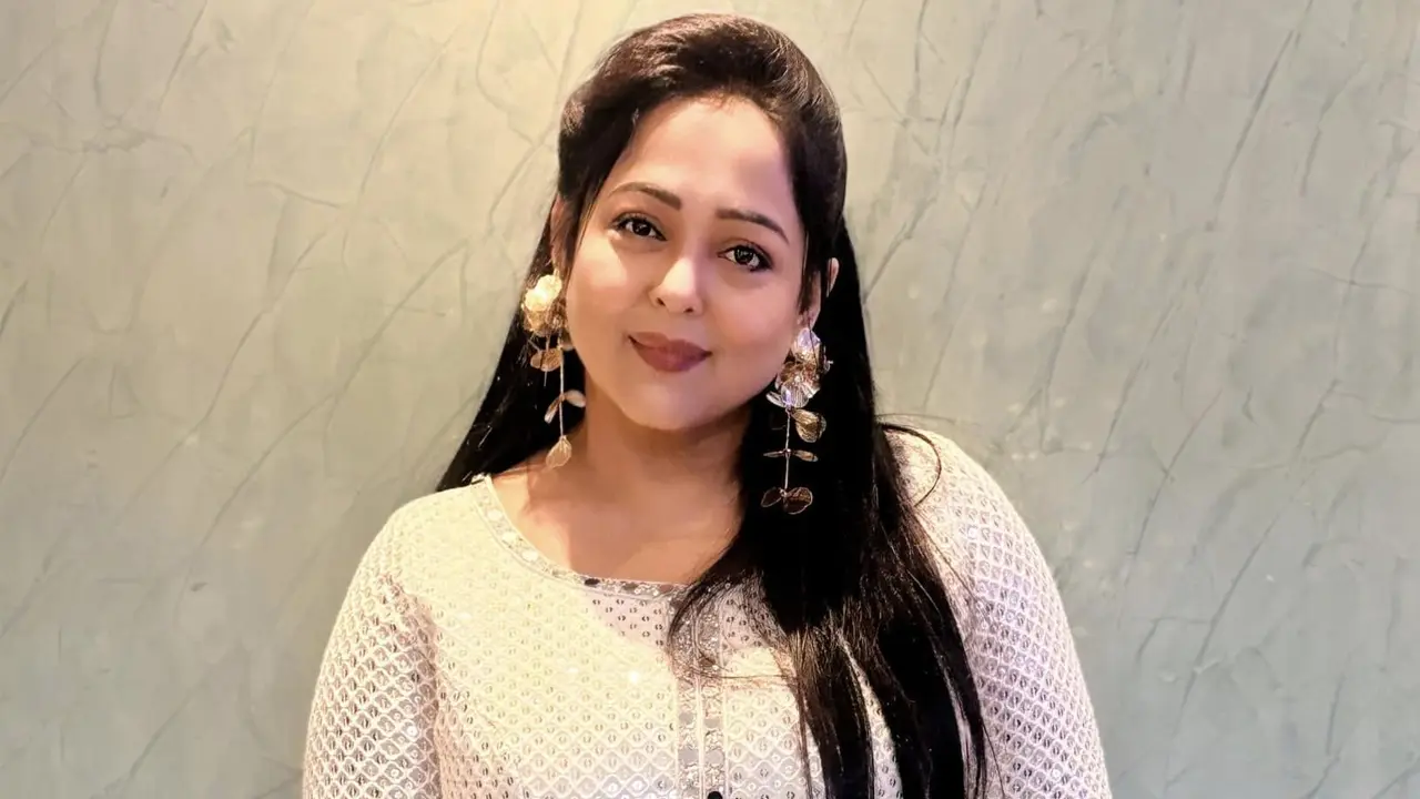 হারানোর পরই মূল্য দেওয়া হয় : অপরাজিতা আঢ্য