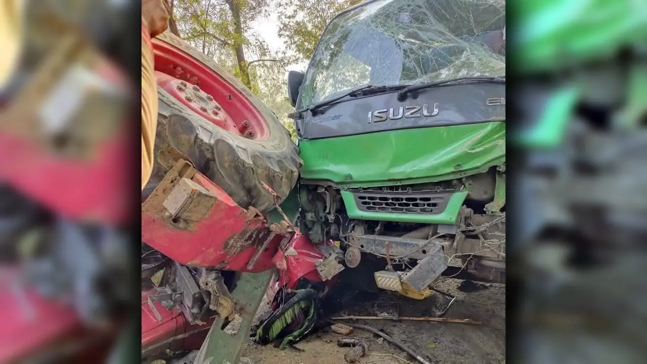 নওগাঁয় ট্রাক্টর-পিকআপ সংঘর্ষে একজন নিহত