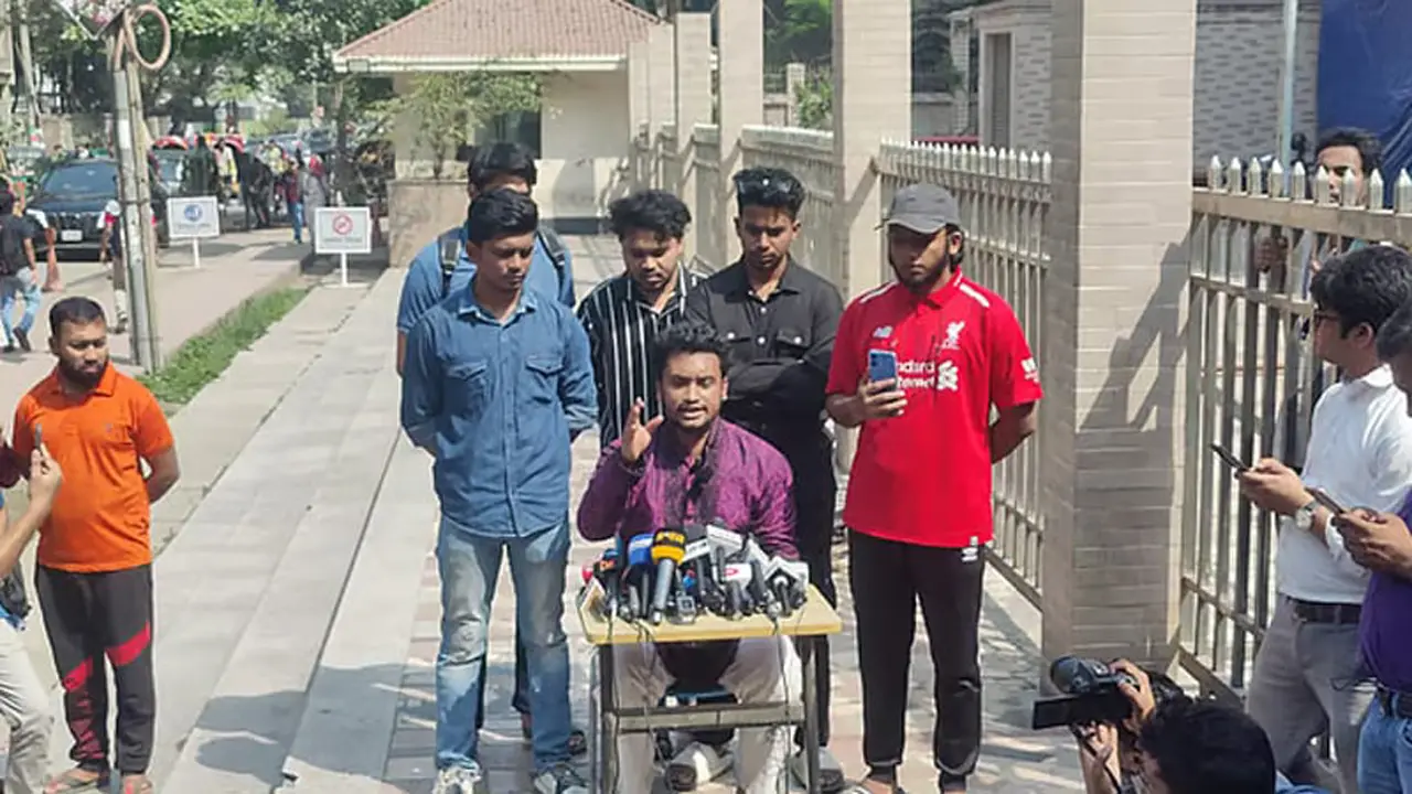 ৭২ ঘণ্টার মধ্যে ব্যবস্থা নেওয়ার আল্টিমেটাম আহত শিক্ষার্থীর