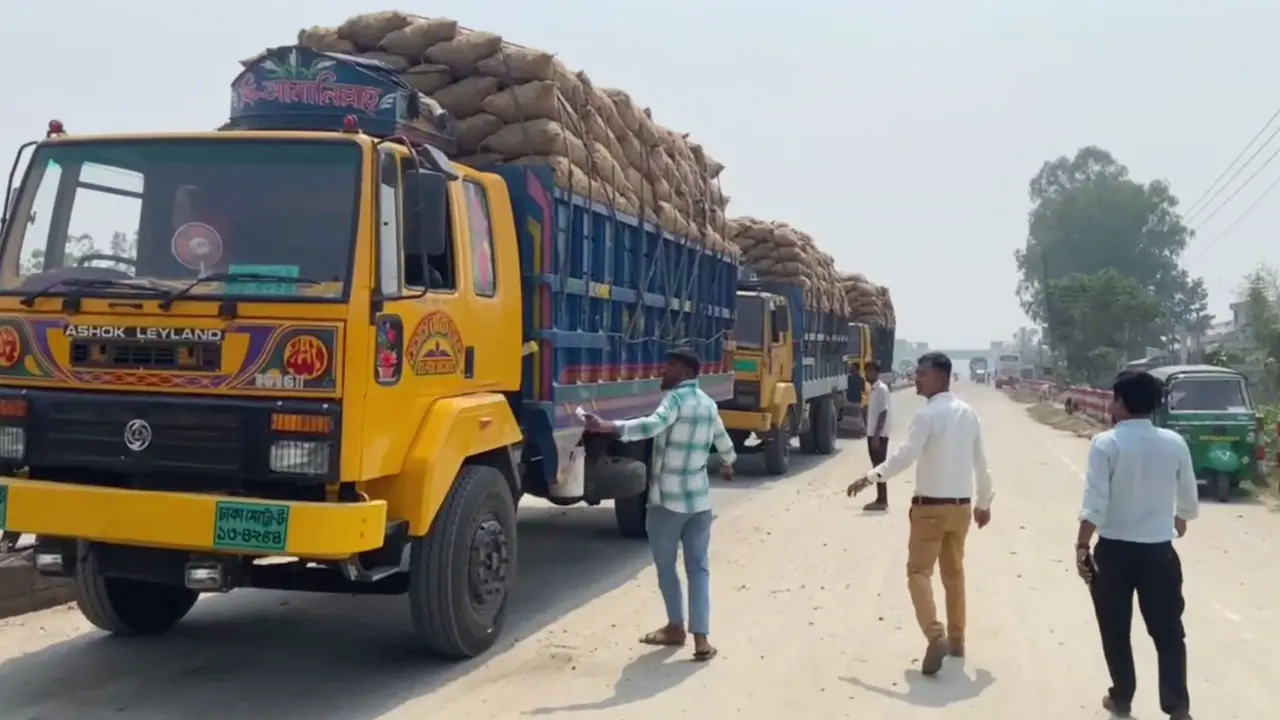 বাংলাবান্ধা স্থলবন্দর দিয়ে নেপালে গেল আরও ১০৫ টন আলু