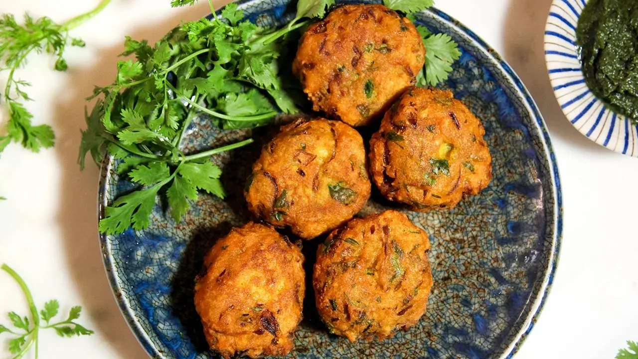 ইফতারে পনির পিঁয়াজু তৈরির রেসিপি