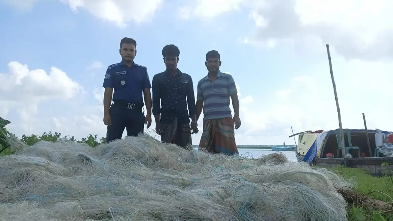 নৌপথে ৭ দিনের অভিযানে আটক ১৬৮, জব্দ ৪৪ ড্রেজার