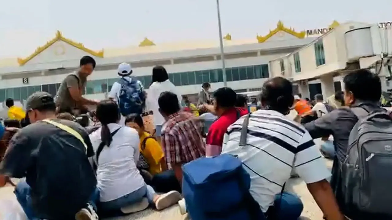 জুমার নামাজের সময় ভূমিকম্প, মসজিদ ধসে নিহত অন্তত ২০