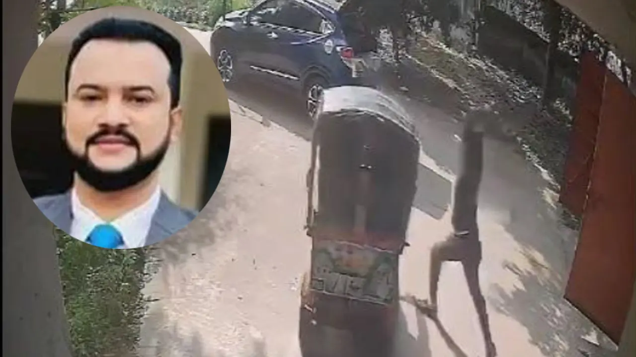 রিকশাচালককে জুতাপেটা করলেন সমাজসেবা কর্মকর্তা