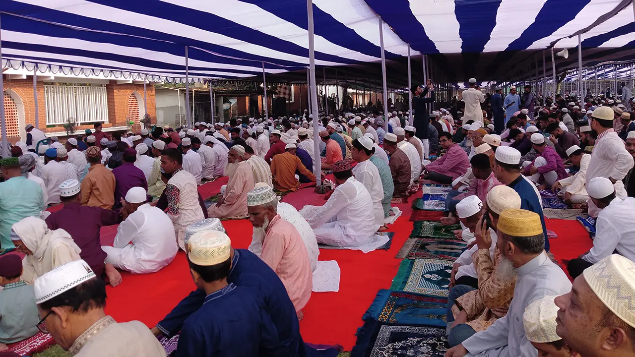 রাজশাহীতে ঈদুল ফিতরের প্রধান জামাত অনুষ্ঠিত