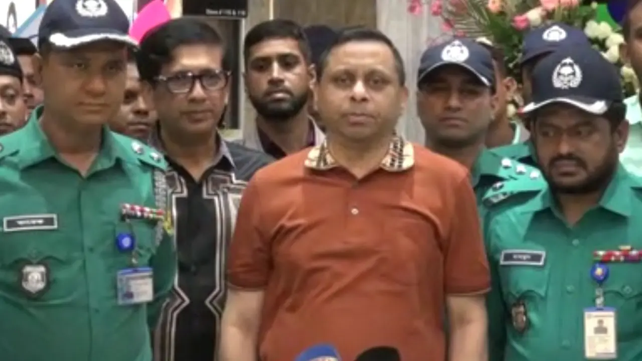 ঢাকা শহরের প্রতিটি মার্কেটে নিরাপত্তা বজায় রয়েছে : ডিবিপ্রধান