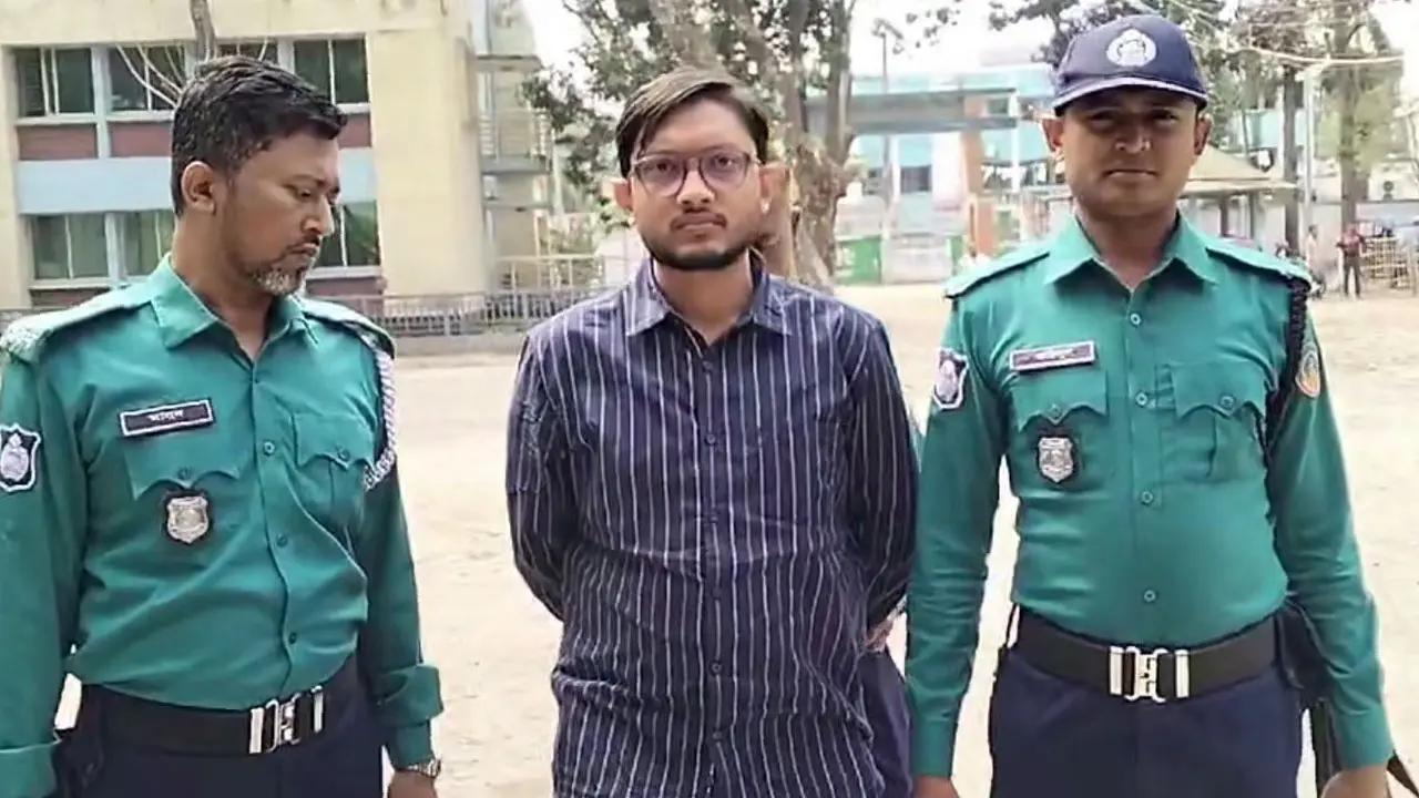 মামলা থেকে আ.লীগ নেত্রীর নাম কাটতে তদবির, ব্যবসায়ী গ্রেপ্তার