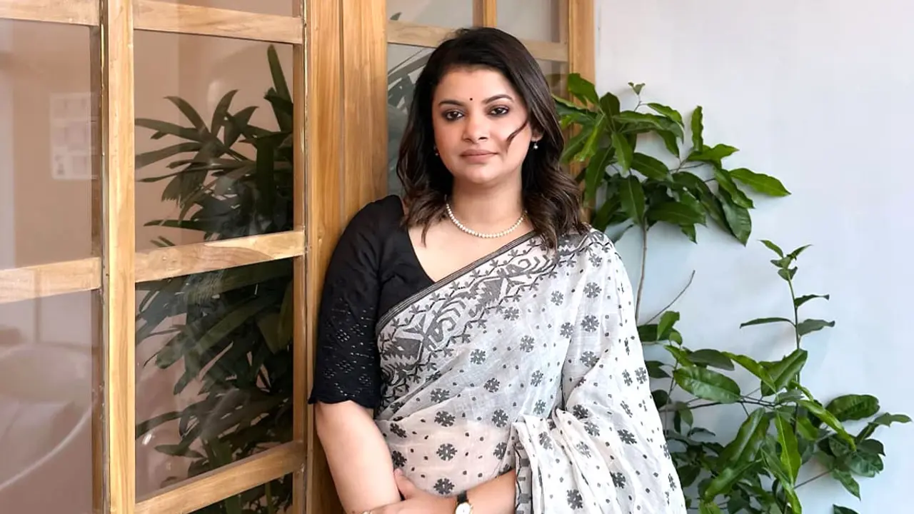 শবনম ফারিয়াকে আপত্তিকর মন্তব্য করে চাকরি হারালেন সেই যুবক