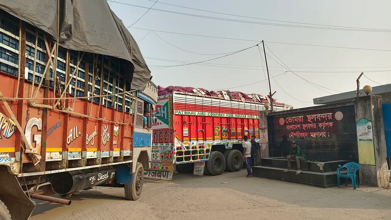 ভোমরা স্থলবন্দর দিয়ে ৪ মাসে সোয়া লাখ মেট্রিক টন চাল আমদানি