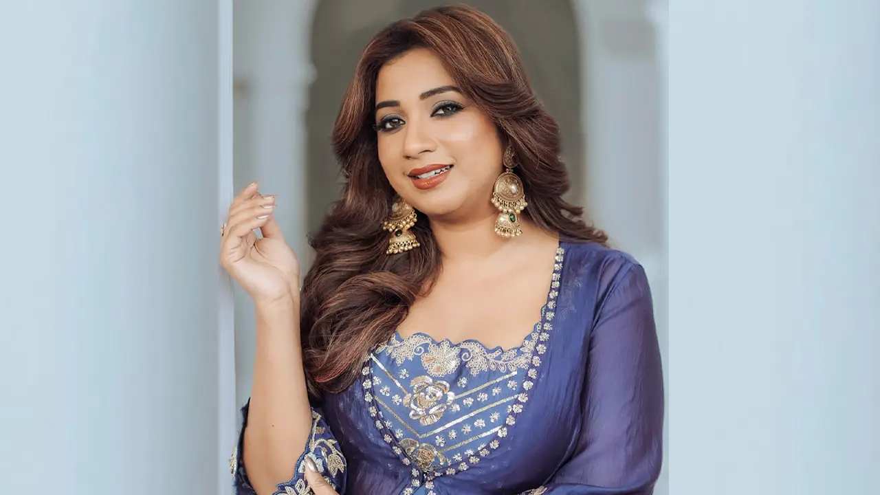 ভক্তের শখ পূরণ করলেন শ্রেয়া ঘোষাল, গেলেন ডিনার ডেটে!