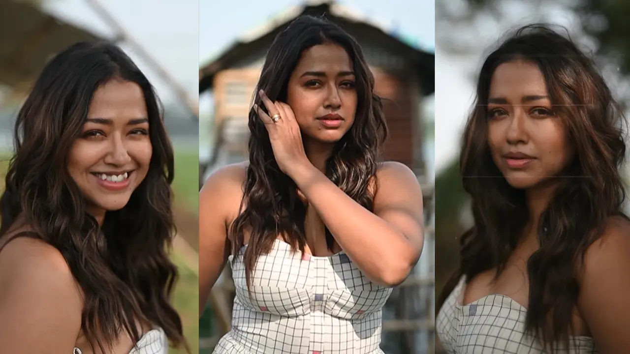 মেকআপ ছাড়া এলোমেলো চুলে নতুন লুকে সোহিনী