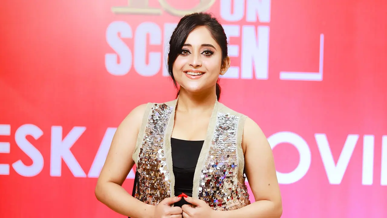 আজানের সুর কানে এলে গায়ে কাঁটা দেয় : সৌমিতৃষা