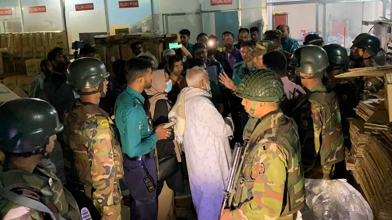 সিলেটে সয়াবিন তেলের কোম্পানিতে অভিযান, জরিমানাসহ আটক ১