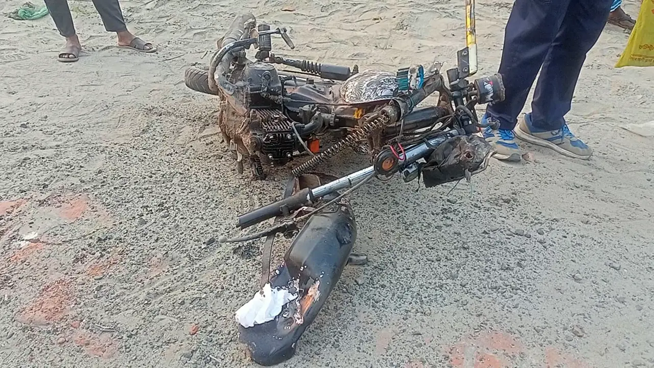 টাঙ্গাইলে গাড়ির ধাক্কায় মোটরসাইকেলের ২ আরোহী নিহত