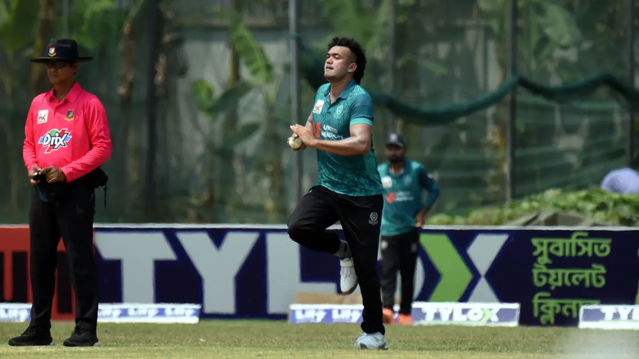 খরুচে বোলিংয়ে ঘরোয়া ক্রিকেটে তাসকিনের বিব্রতকর রেকর্ড