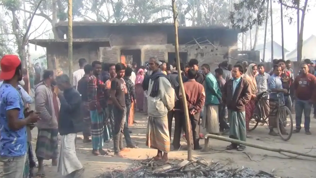 ঠাকুরগাঁওয়ে কলেজছাত্রকে হত্যা, আসামিদের বাড়িতে ভাঙচুর-অগ্নিসংযোগ