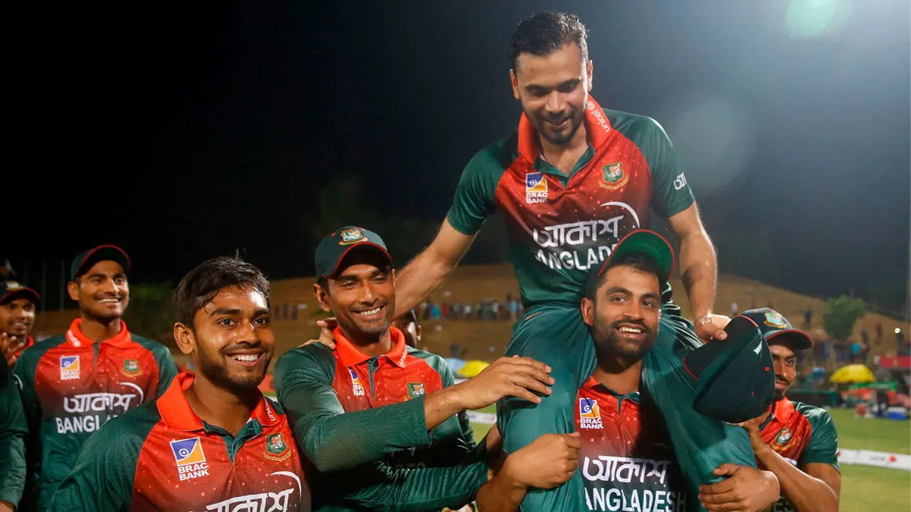 ‘তোর কাছে যাইতে পারলাম না’, তামিমকে নিয়ে মাশরাফি