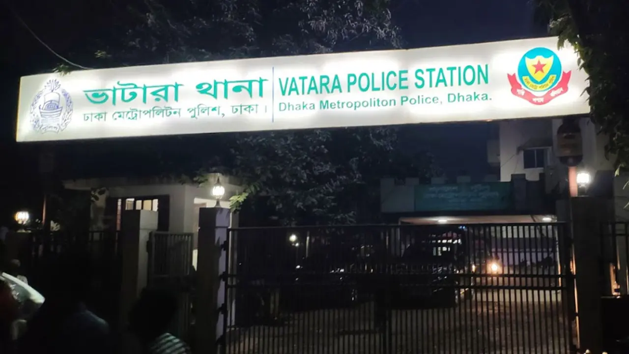রাজধানীতে ছিনতাইকারী সন্দেহে দুই বিদেশি নাগরিকসহ তিনজনকে মারধর