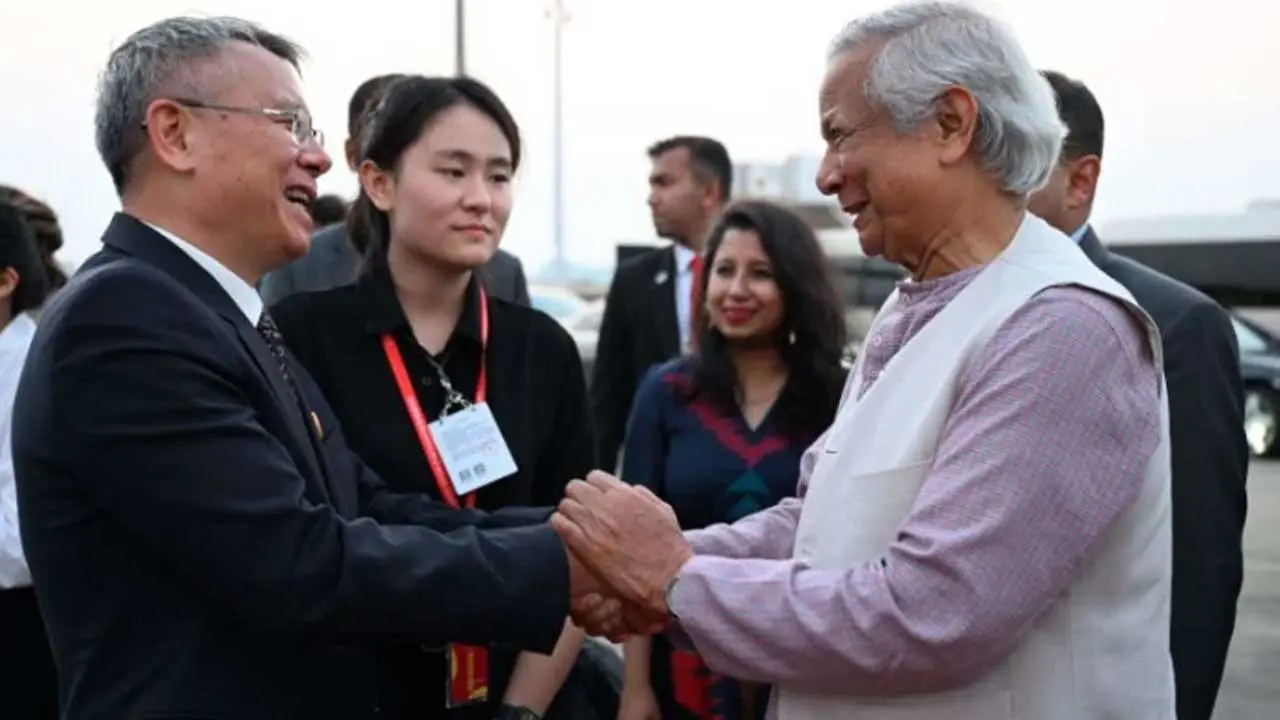 দেশের উদ্দেশে রওনা দিয়েছেন প্রধান উপদেষ্টা