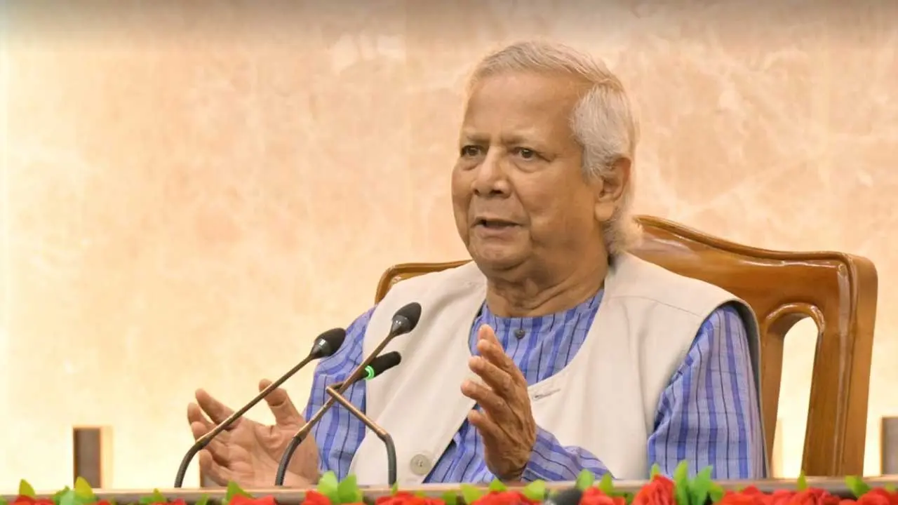 পুলিশ কর্মকর্তাদের দিকনির্দেশনা দিলেন প্রধান উপদেষ্টা