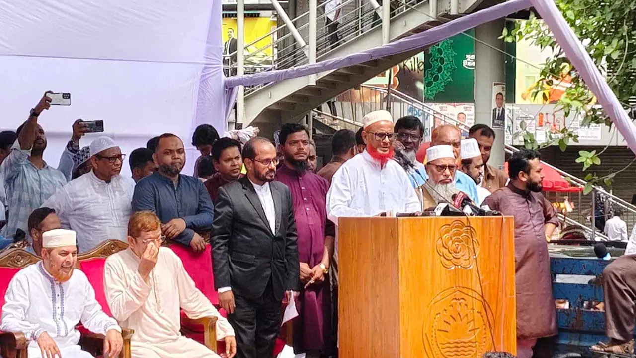 আমি এখন স্বাধীন দেশের স্বাধীন নাগরিক, কারামুক্ত হয়ে বললেন আজহার