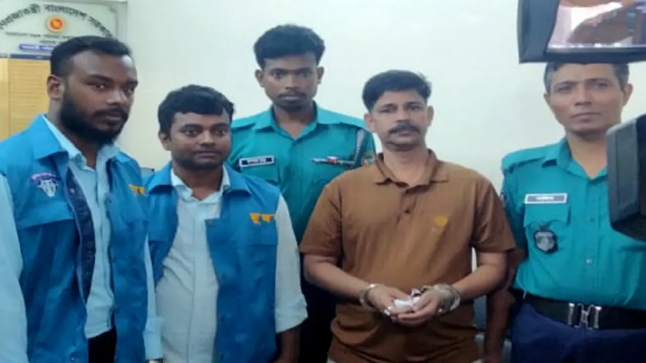 দুদকের অভিযানের খবরে মুহূর্তেই বরিশাল বিআরটিএ অফিস ফাঁকা