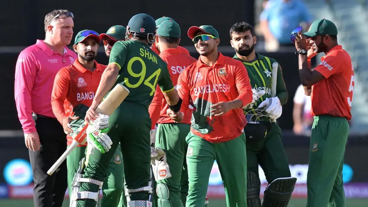বাংলাদেশ-পাকিস্তান সিরিজে ৩ দেশের ৫ জন ধারাভাষ্যকার