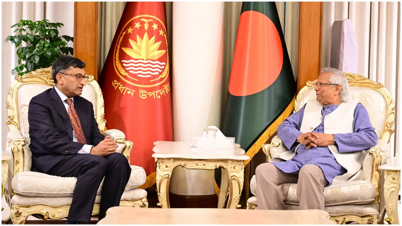 কানাডার সঙ্গে বিনিয়োগ সম্পর্ক জোরদারের আহ্বান প্রধান উপদেষ্টার