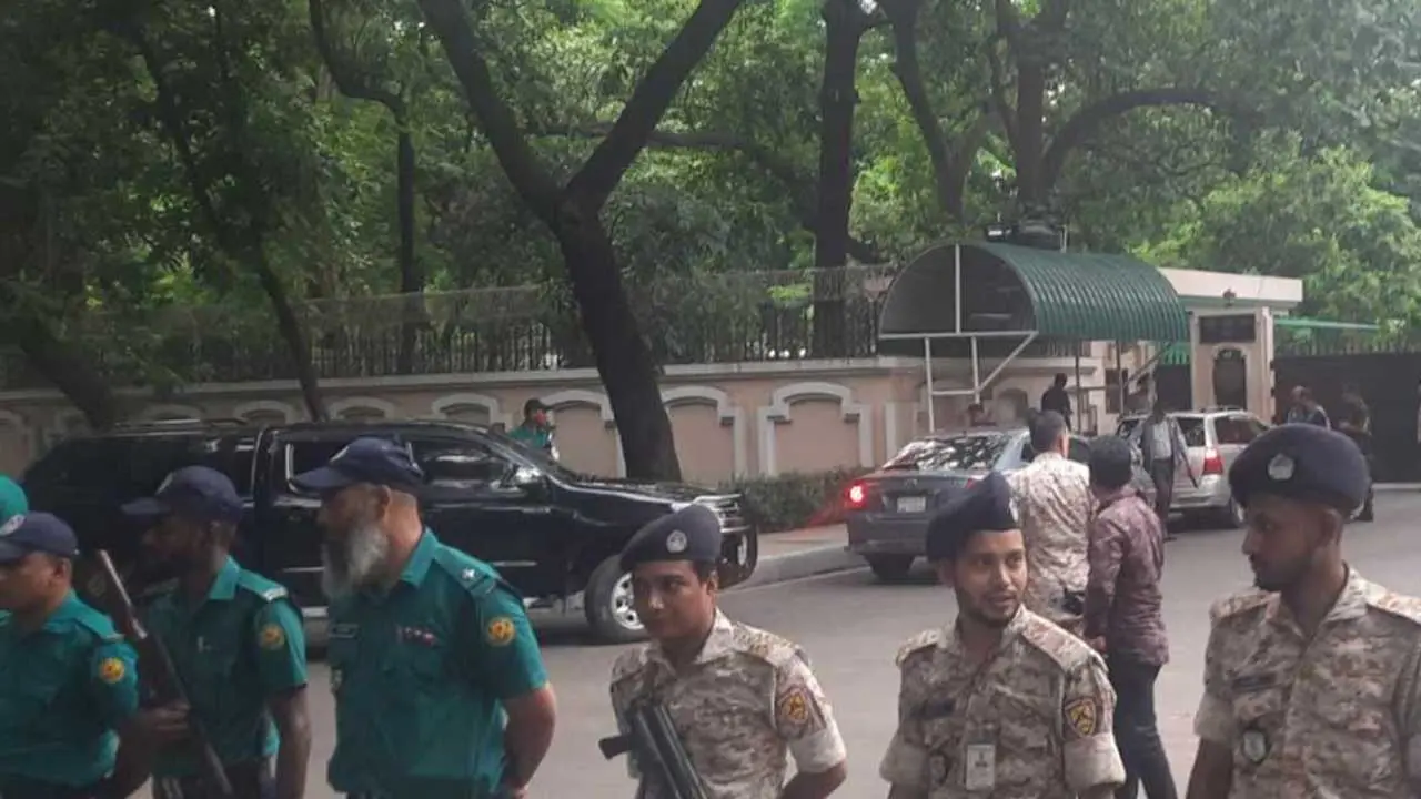 প্রধান উপদেষ্টার সঙ্গে বৈঠক : যমুনায় বিভিন্ন দলের নেতারা