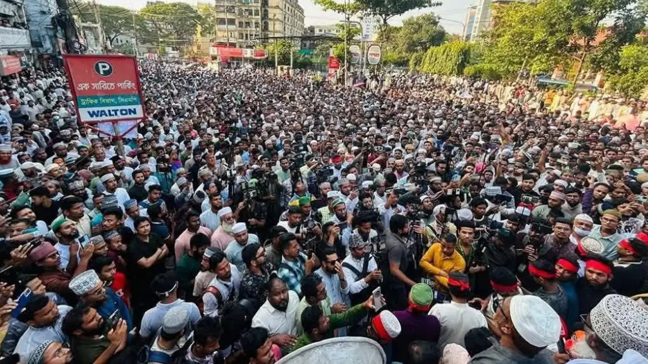 মাওলানা রইস উদ্দিন হত্যার প্রতিবাদে চট্টগ্রামে বিক্ষোভ