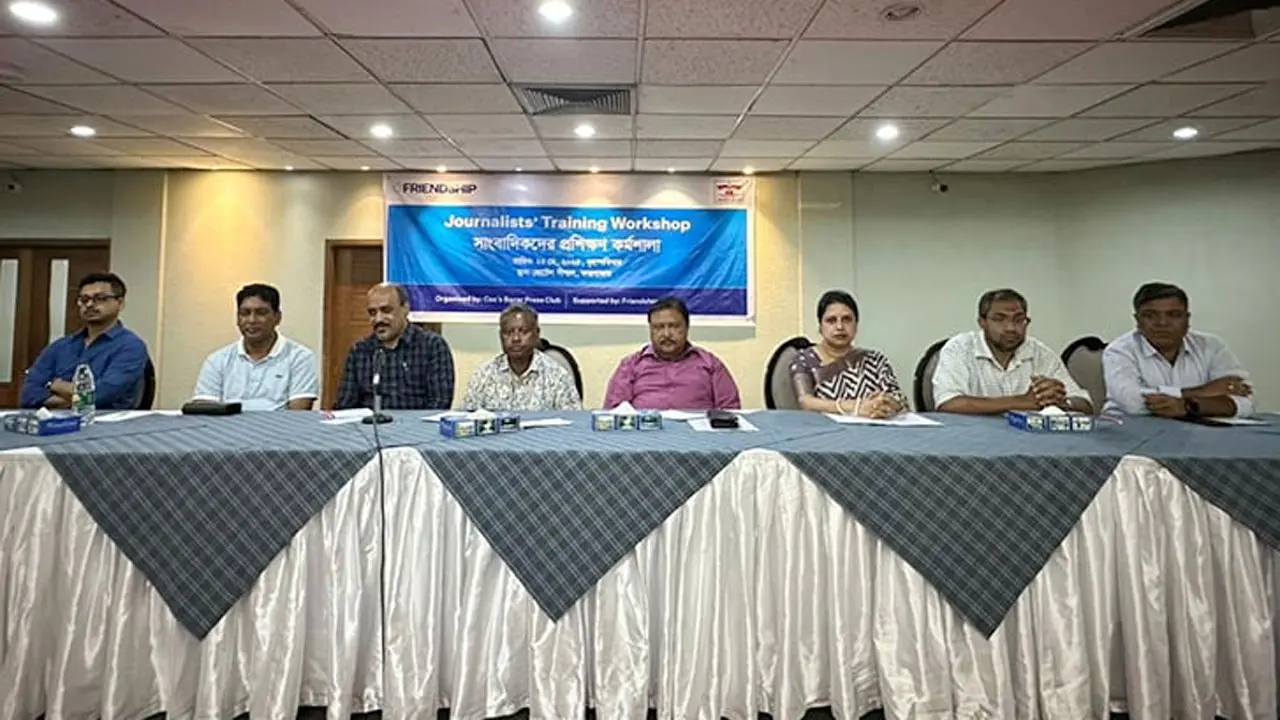 মিয়ানমারের সঙ্গে মানবিক করিডোর নিয়ে কোনো সিদ্ধান্ত হয়নি : আজাদ মজুমদার