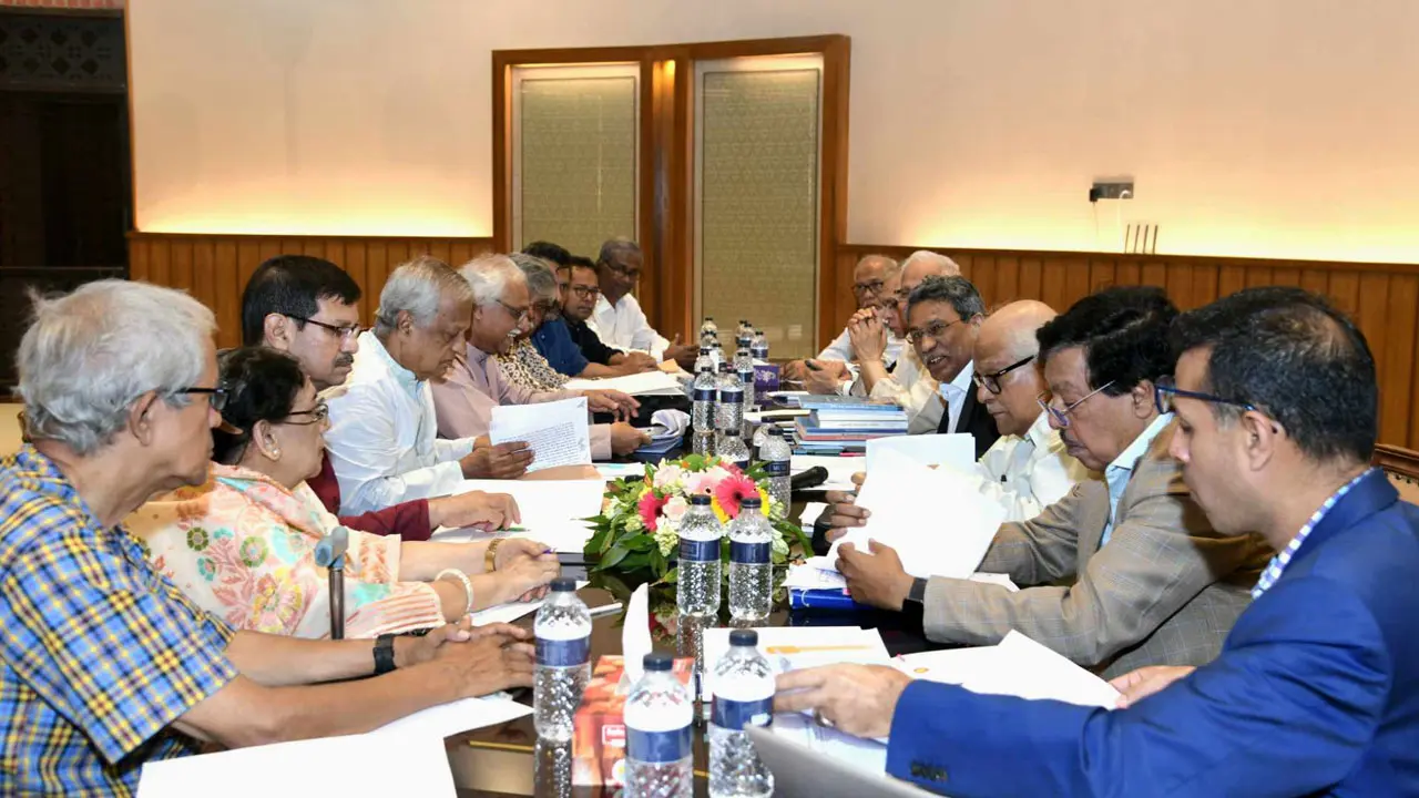 সরকার বড় কাজে হাত দিলে নির্বাচন সংকটে পড়তে পারে