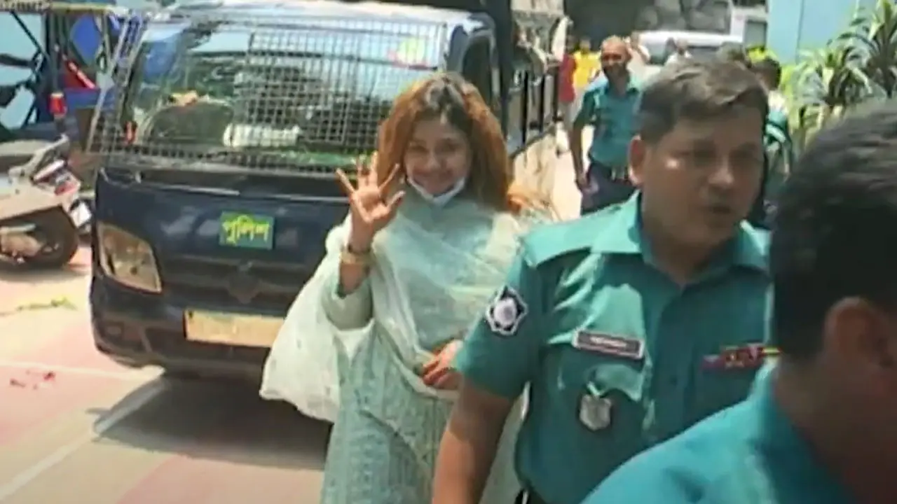 ফের থানা হেফাজতে সন্ত্রাসী সাজ্জাদের স্ত্রী তামান্না 