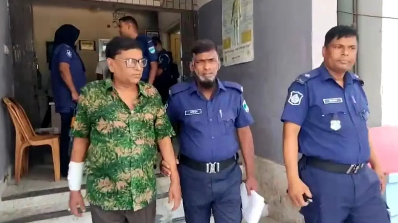 ভারতে যাওয়ার সময় নাশকতা মামলায় আ.লীগ নেতা গ্রেপ্তার
