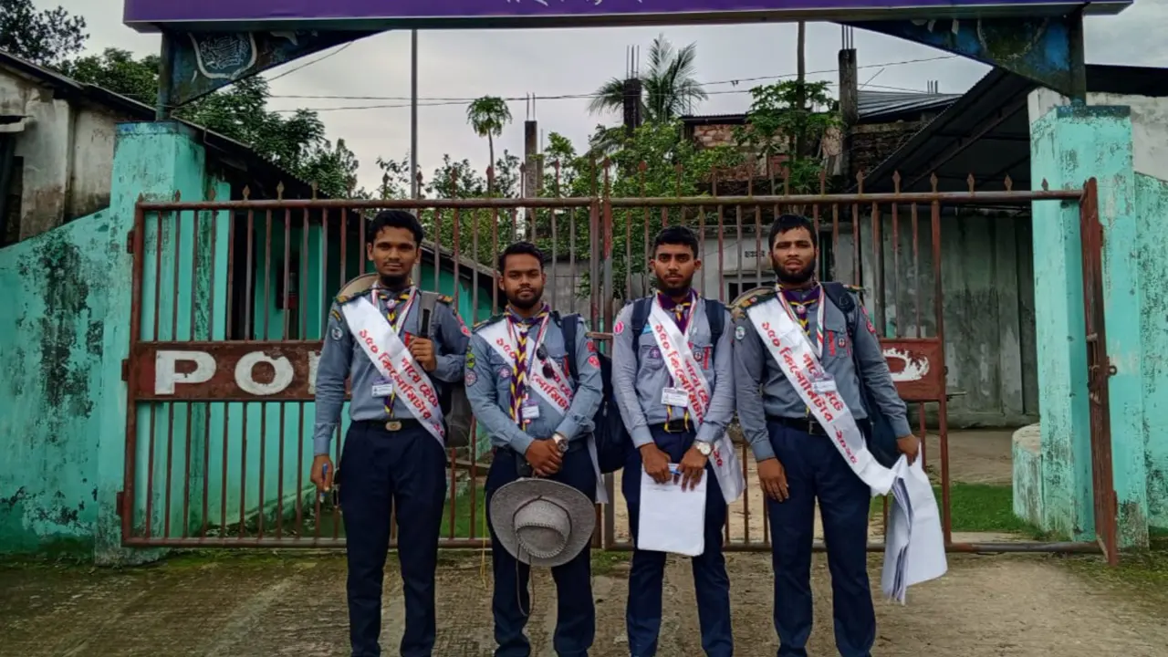 হেঁটে ১৫০ কিলোমিটার পথ পাড়ি দেবেন ঢাকা কলেজের চার রোভার