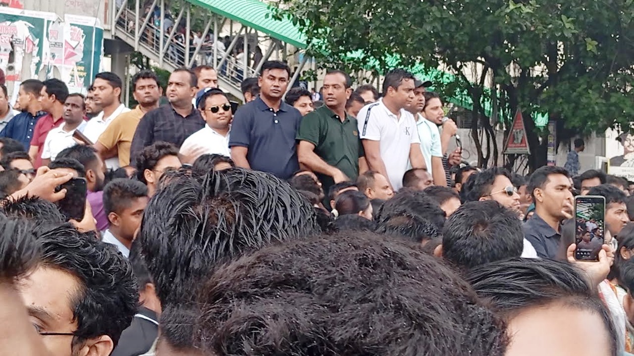 সাম্য হত্যার বিচার চেয়ে শাহবাগ অবরোধ ছাত্রদলের