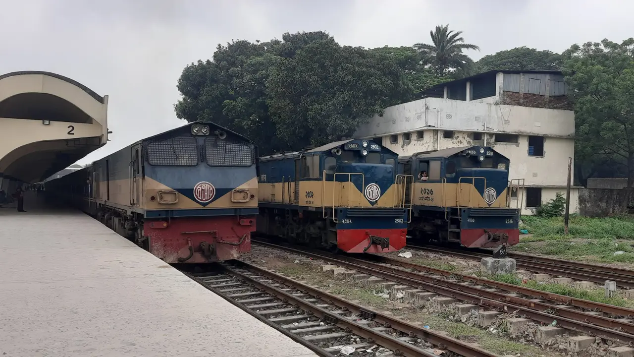 ঈদ উপলক্ষ্যে বিশেষ ট্রেন যাত্রা শুরু