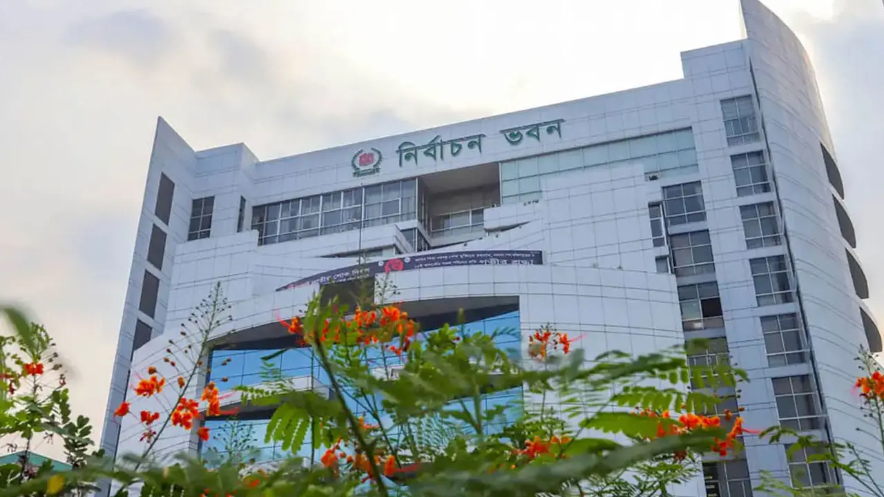 সীমানা জটিলতায় ৬১ আসনের আবেদন ইসিতে