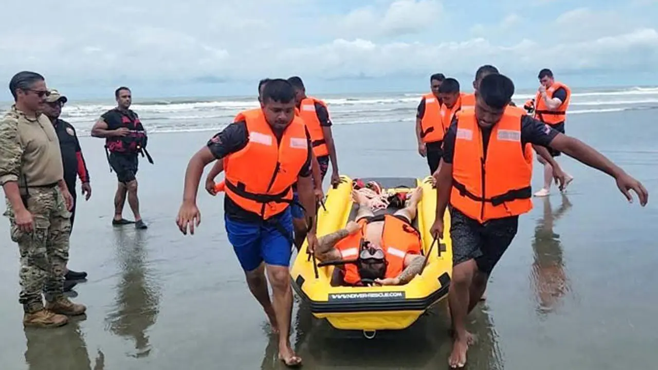 কক্সবাজারে ফায়ার সার্ভিস কর্মীদের প্রশিক্ষণ দিল মার্কিন বাহিনী