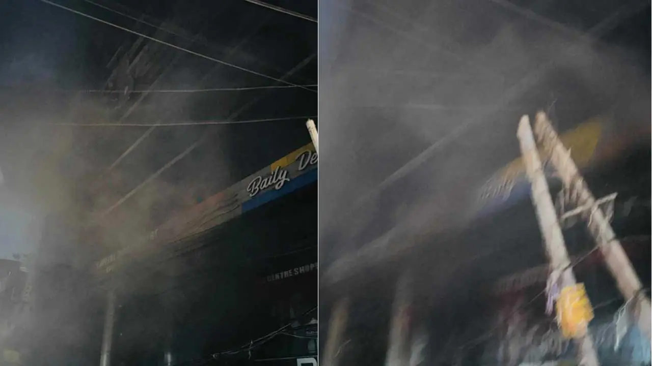 শান্তিনগরের ক্যাপিটাল সিরাজ সেন্টারে আগুন