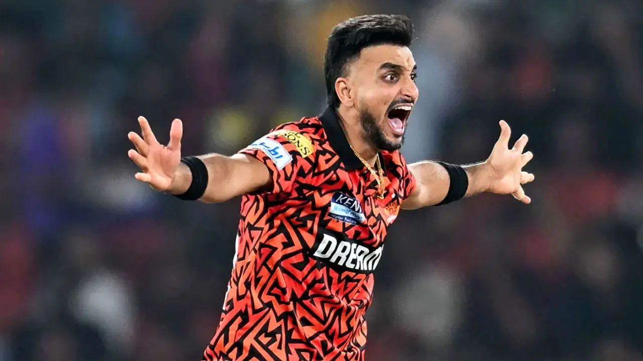 আইপিএলে ইতিহাস গড়লেন হার্শাল প্যাটেল 