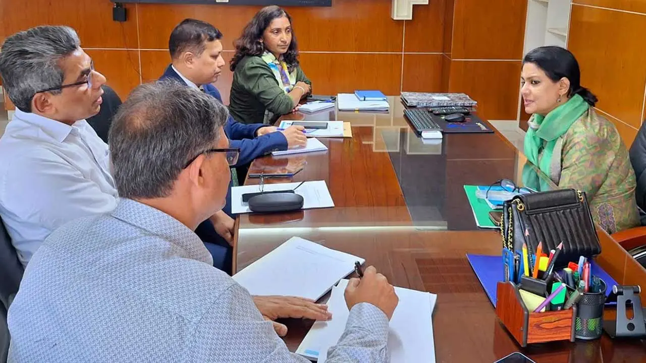 জলবায়ু ঝুঁকি মোকাবিলায় স্থানীয়দের মতামতকে গুরুত্ব দিতে হবে