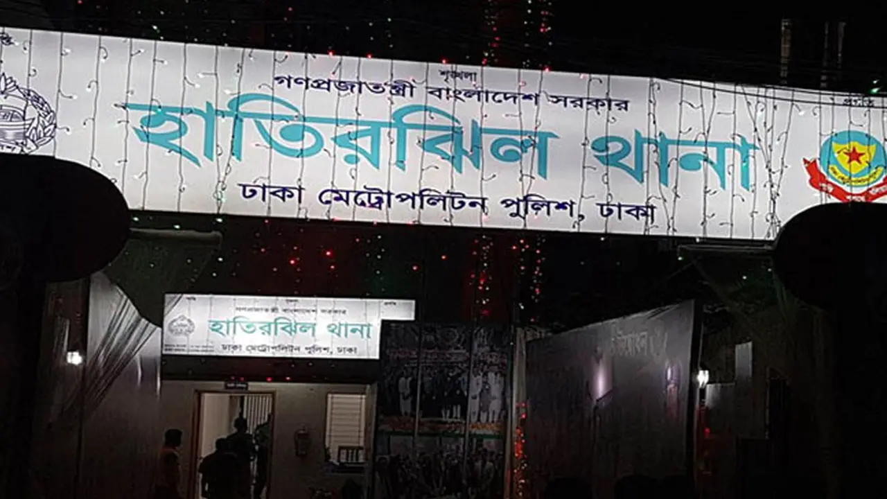 দিন-দুপুরে মগবাজারে দুর্ধর্ষ ছিনতাই, ভিডিও ভাইরাল